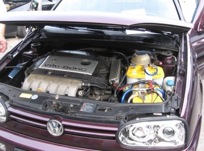 vr6 under huven mindre.JPG